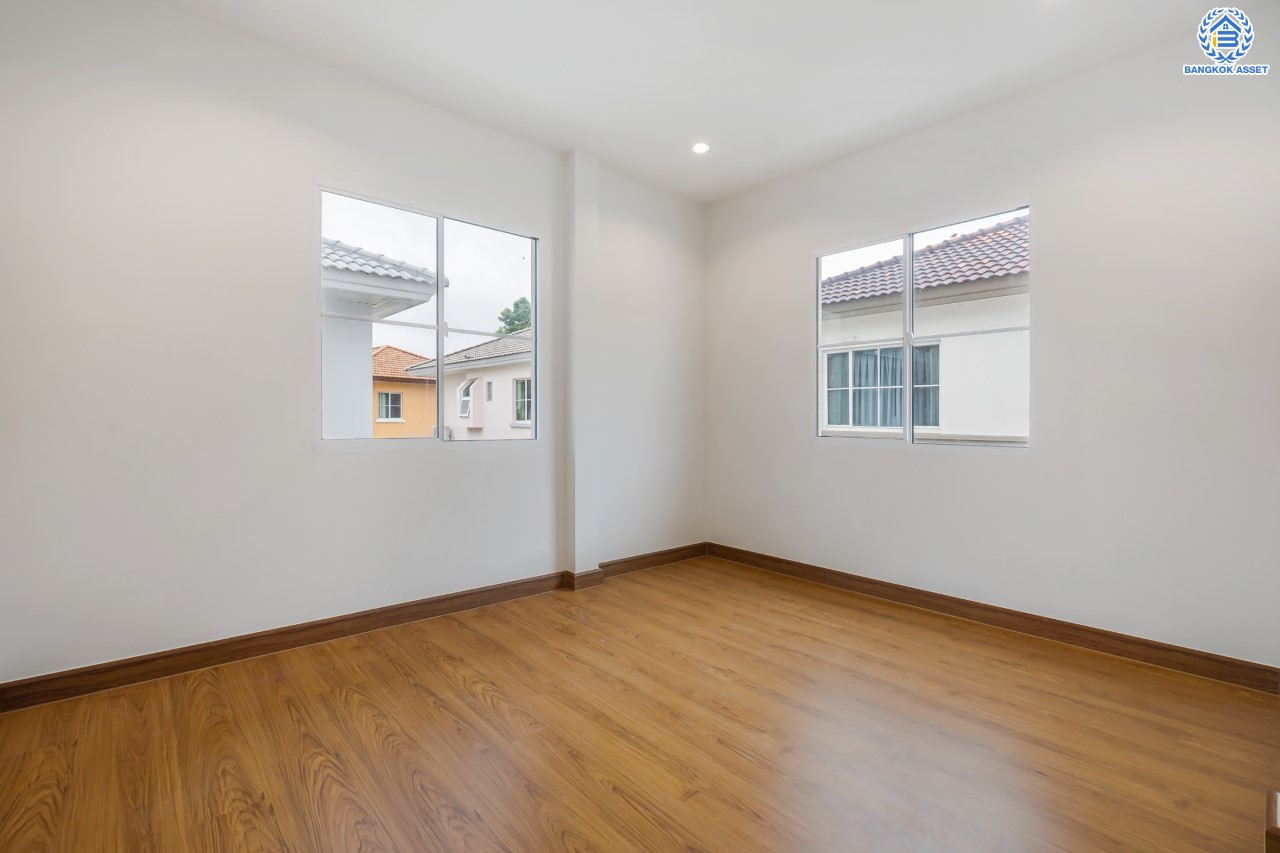 บ้านมือสองตกแต่งใหม่ ม.ชลลดา วัดลาดปลาดุก หลังมุม คุณภาพระดับ L&H บนเนื้อที่ 57.6 ตร.ว. ฟังก์ชัน 3 ห้องนอน 2 ห้องน้ำ 2 ที่จอดรถ บนทำเลศักยภาพ เพียง 15 นาทีถึง เซ็นทรัลเวสท์เกต ใกล้รถไฟฟ้าสายสีม่วง "สถานีคลองบางไผ่"...